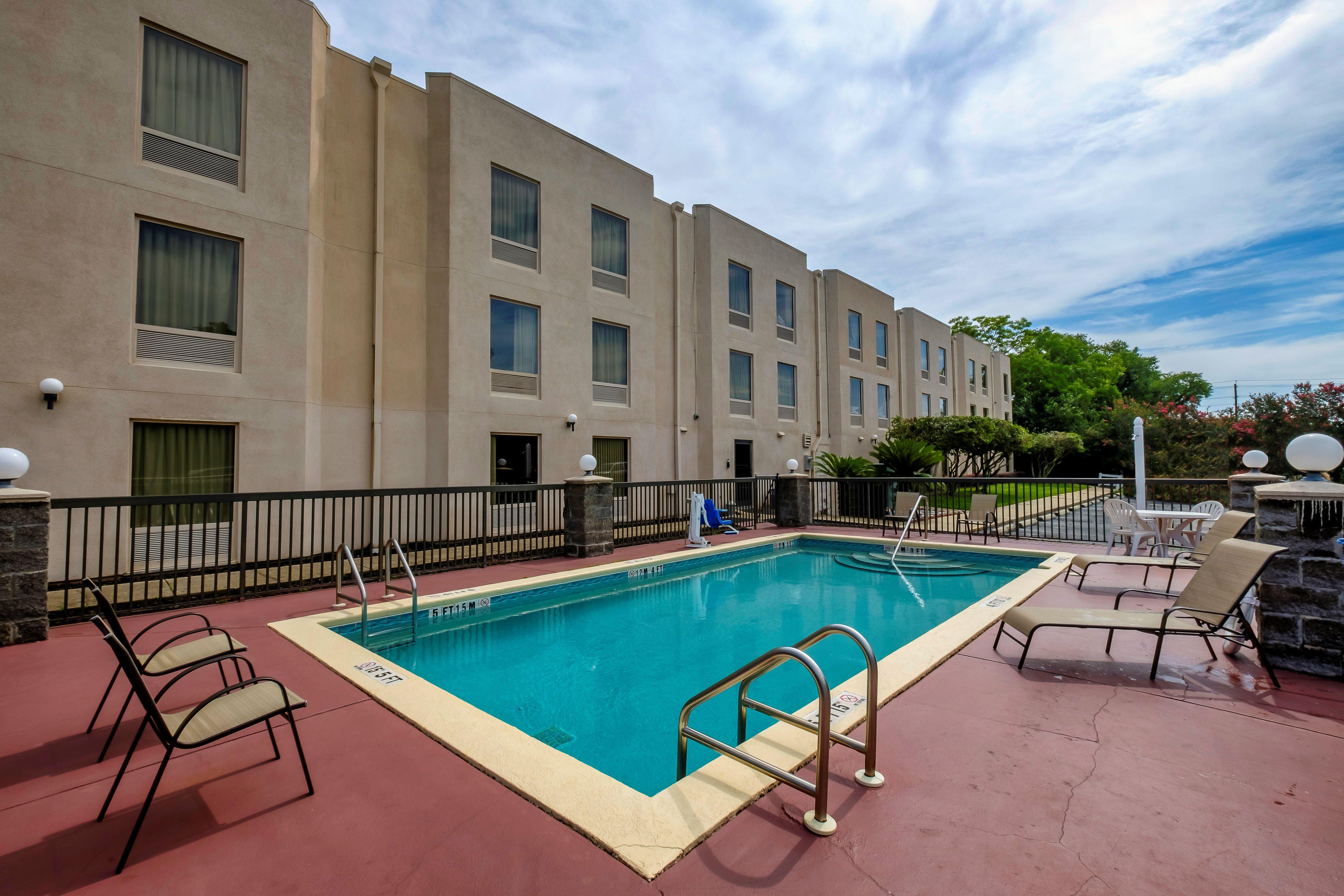 Red Roof Inn Pensacola Fairgrounds Ferry Pass Екстер'єр фото