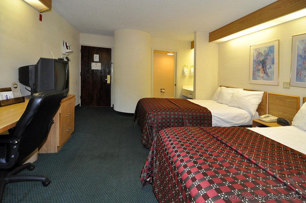 Red Roof Inn Pensacola Fairgrounds Ferry Pass Екстер'єр фото